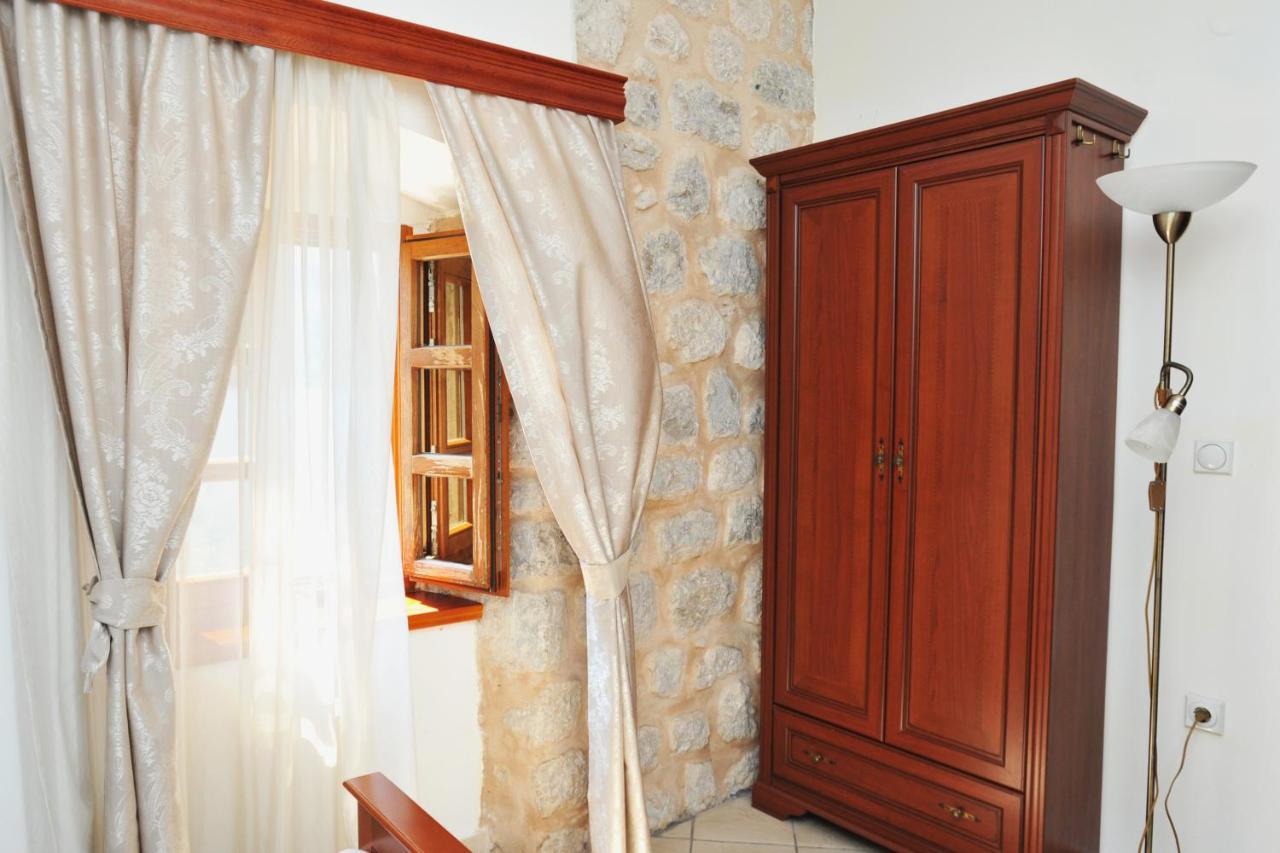 Lady Of The Rocks Apartments Пераст Екстериор снимка