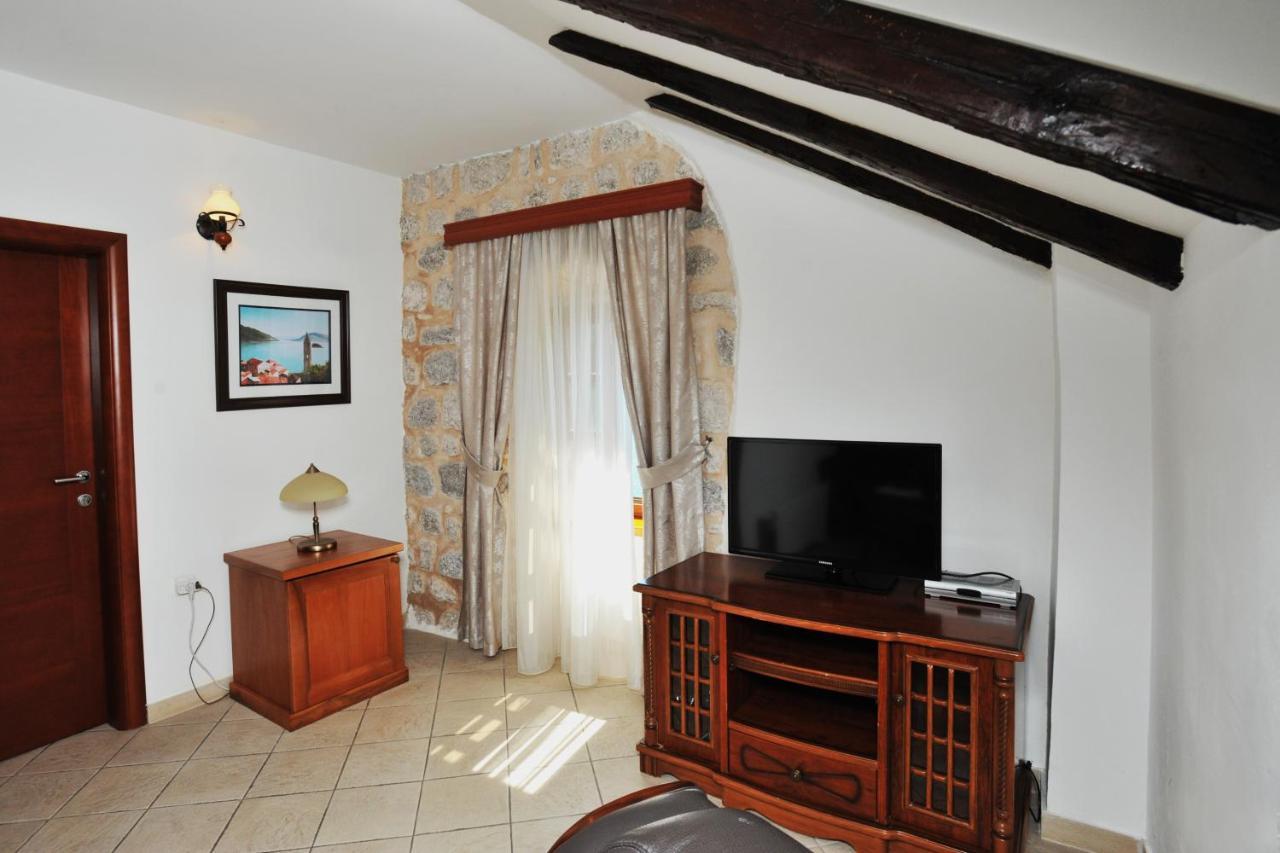 Lady Of The Rocks Apartments Пераст Екстериор снимка