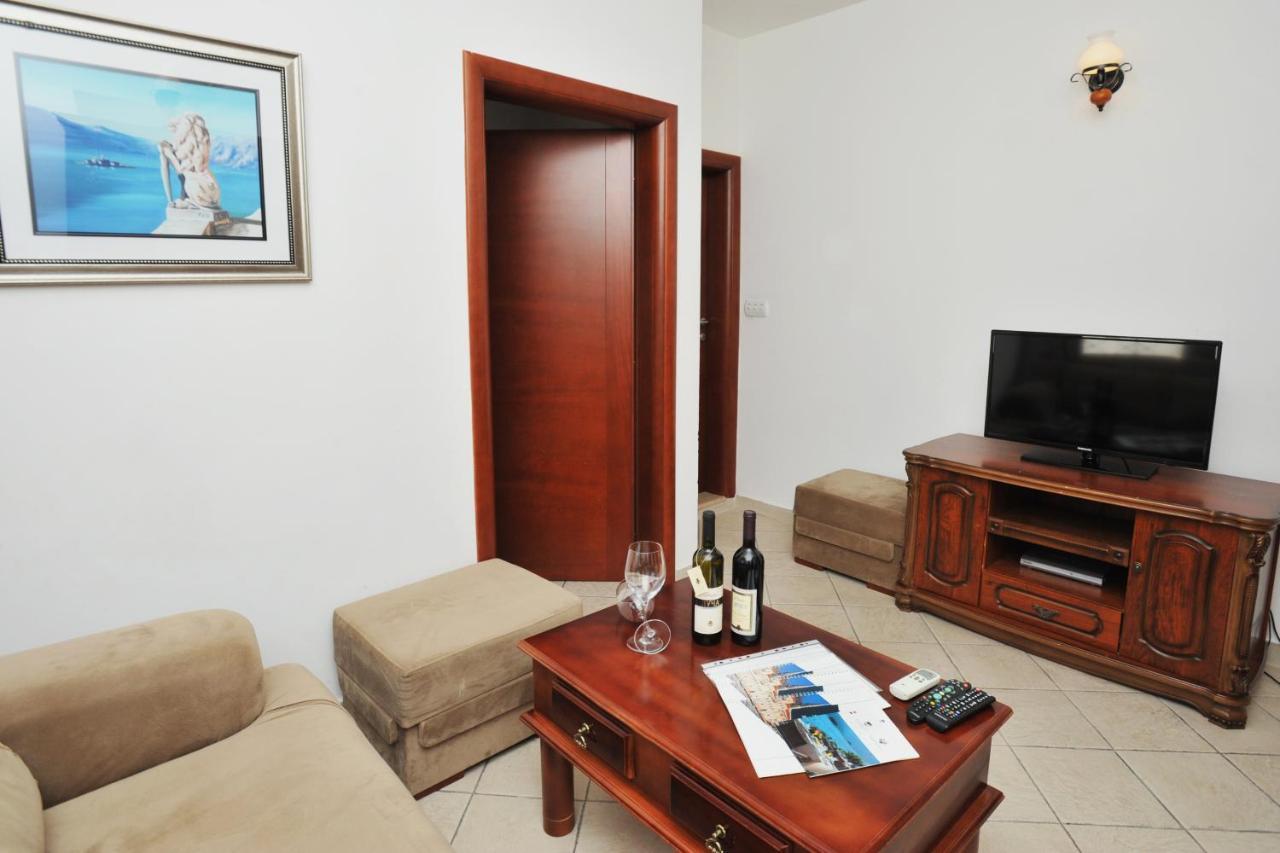 Lady Of The Rocks Apartments Пераст Екстериор снимка