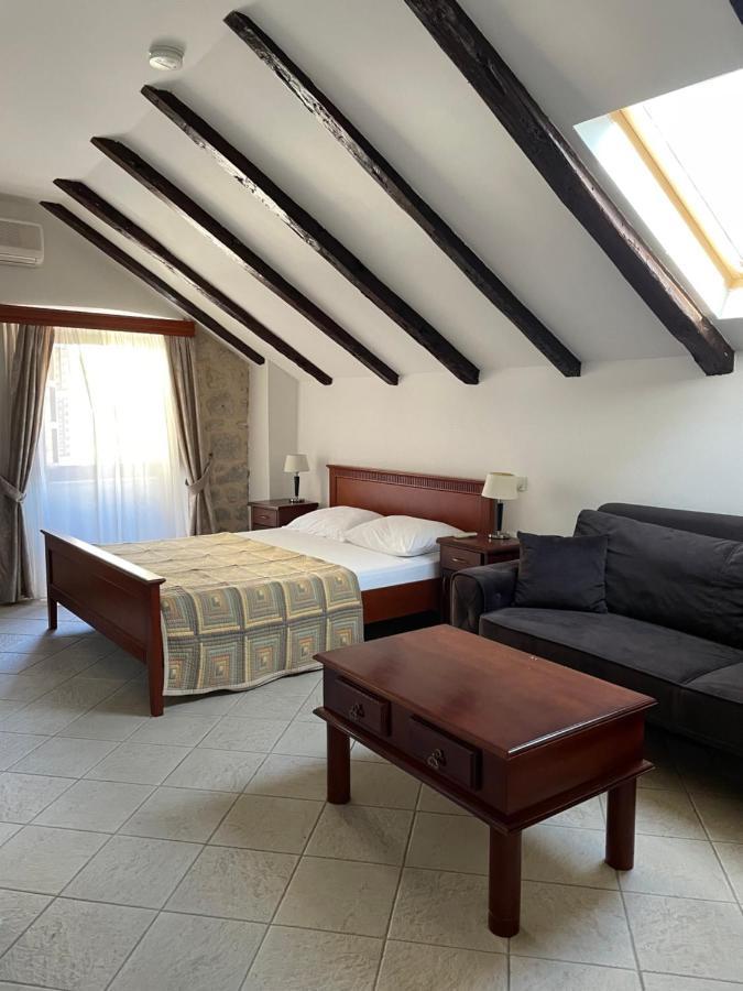 Lady Of The Rocks Apartments Пераст Екстериор снимка